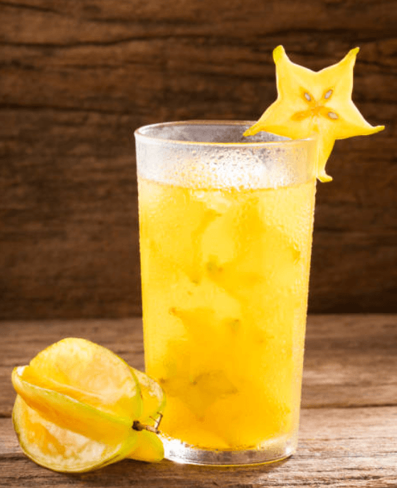 Soda de carambolo y manzana